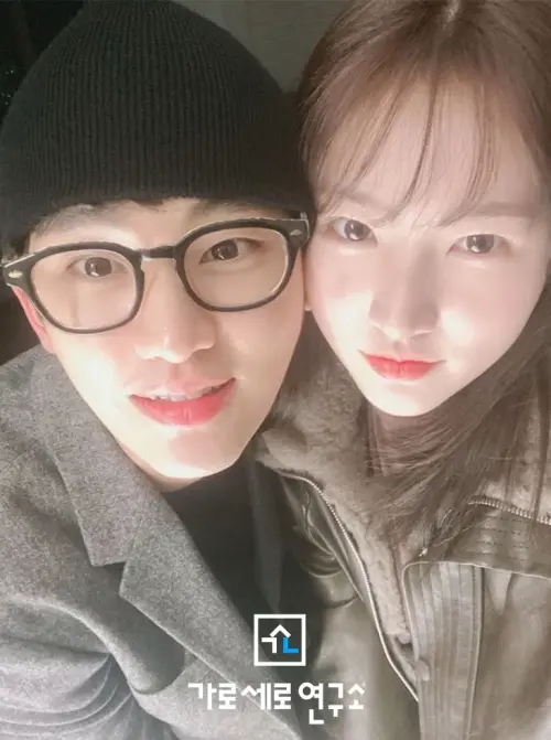 ▲金秀賢（左）跟金賽綸（右）的親密照片不斷被《橫豎研究所》曝光，立場也從強硬改口承認。（圖／가로세로연구소 YouTube）