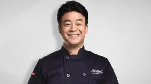 曾出演《黑白大廚》的廚師白種元,涉嫌販售標示不清楚的商品,違反《韓國原產地標示法》,若違規屬實,最高可處5年以下有期徒刑或罰款5000萬韓元(約新台幣115萬元)。(圖/The Born Korea ) ▲曾出演《黑白大廚》的廚師白種元,涉嫌販售標示不清楚的商品,違反《韓國原產地標示法》,若違規屬實,最高可處5年以下有期徒刑或罰款5000萬韓元(約新台幣115萬元)。(圖/The Born Korea )