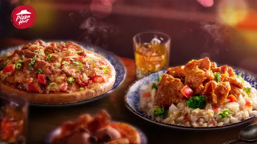 ▲必勝客「紅燒牛獨享燉飯、私房紅燒牛比薩獨享餐」最低7折開吃。（圖／必勝客提供）