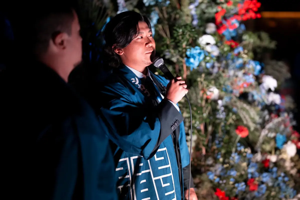 ▲芝加哥小熊今永昇太在昨（13）日晚間隨球隊前往東京「神田神社」參拜，儀式結束後，今永昇太在歡迎會上表示自己和鈴木成也都是日本人，歡迎隊友們向他們提問關於日本的問題，但首先要深深一鞠躬。（圖取自：小熊 Facebook粉絲專頁）