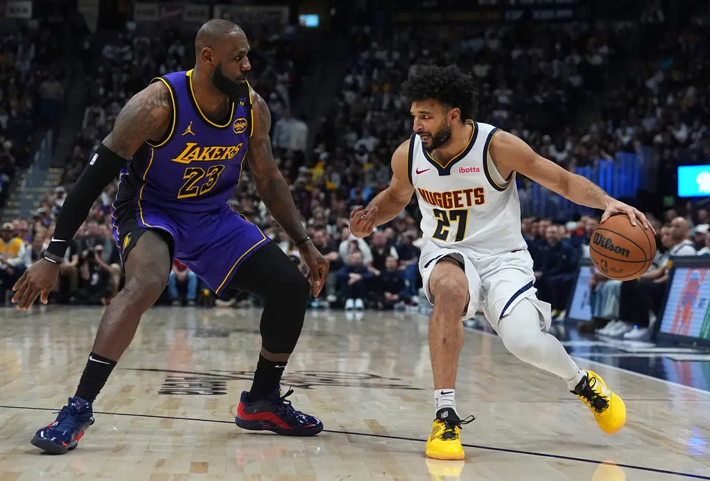 ▲▲3月13日NBA焦點戰役為洛杉磯湖人對上丹佛金塊，湖人近期吞下一波三連敗，加上「詹皇」Lebron James缺陣，導致戰力打折，金塊方面雖上一場不敵灰狼，但此戰對上湖人在禁區將有巨大優勢。（圖／美聯社／達志影像）