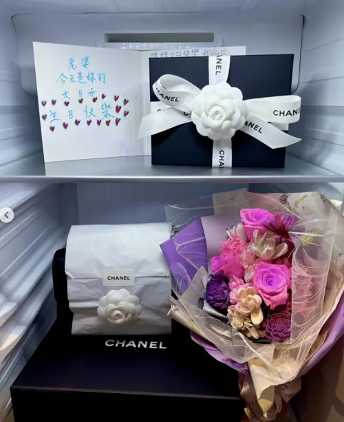 ▲黃文星把送給老婆的名牌包放在冰箱。（圖／翻攝自黃文星IG）