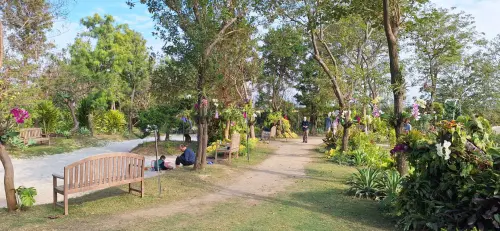 ▲以各式主題花園聞名的後壁新景點雅聞湖濱療癒森林也加入活動行列，並開闢了蘭花展示空間。（圖／南市府提供）