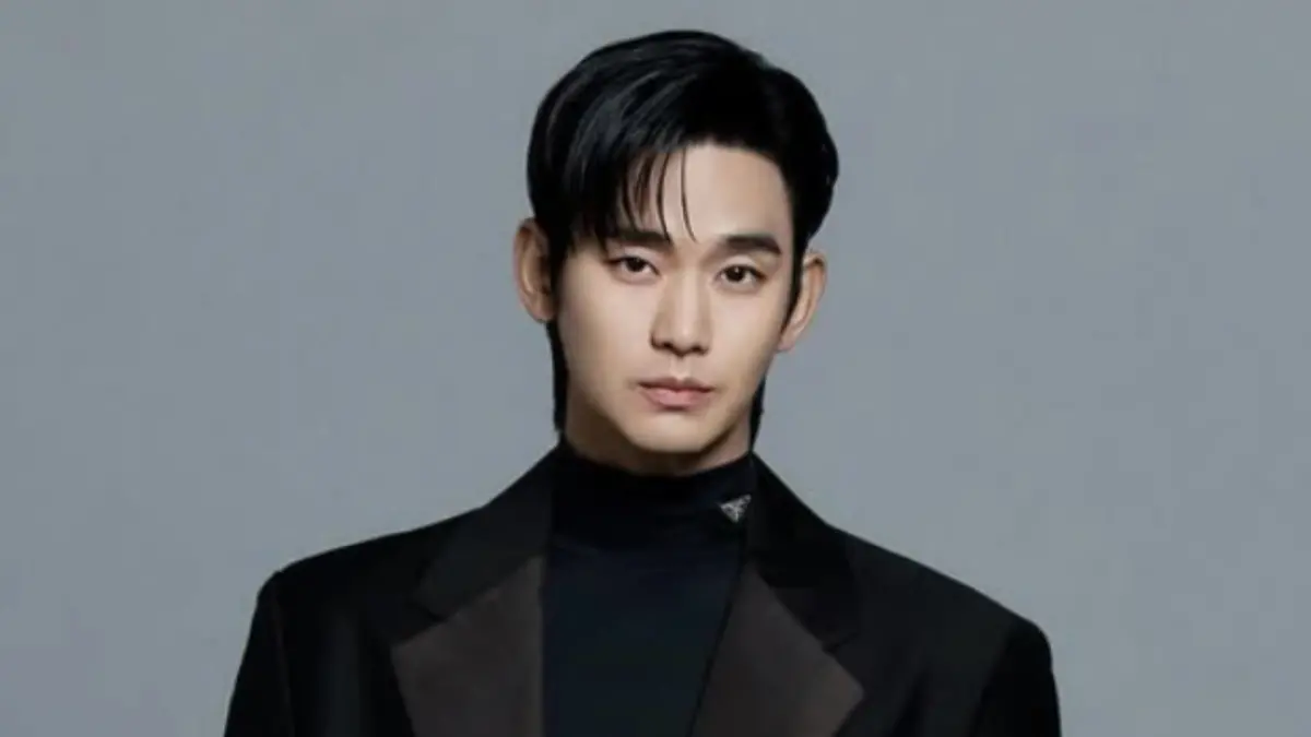 ▲男星金秀賢（如圖）與已故女星金賽綸未成年交往的戀情爭議越演越烈。事發至今，金秀賢始終低調，根據韓媒報導，這段時間中，金秀賢已悄悄與金賽綸身邊的相關人士見面，並且透露，他目前也正在籌備召開翻盤記者會。（圖／金秀賢IG）