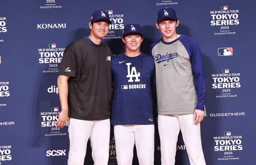 大谷翔平、山本由伸與佐佐木朗希夢幻合體,一起出席開幕記者會。(圖/記者葉政勳攝 , 2025.3.14) ▲大谷翔平、山本由伸與佐佐木朗希夢幻合體,一起出席開幕記者會。(圖/記者葉政勳攝 , 2025.3.14)