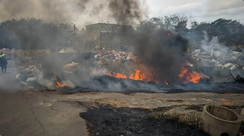 ▲桃竹苗地區已陸續發生墓地火災，消防人員疲於奔命搶救。（圖／內政部消防署提供）