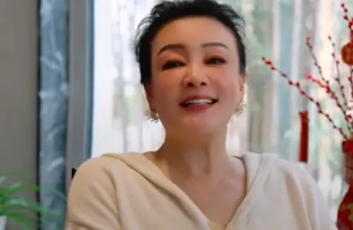 ▲ 大S徐熙媛今（15）日下葬，她的前婆婆張蘭則在TikTok上發短片，大談「詆毀」，表示「真正詆毀你的人，比誰都知道你有多無辜。」（圖／摘自TikTok)