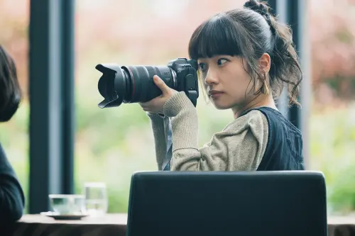 ▲《被接住的思念》中，藤間爽子（如圖）飾演黑木華的摯友郷田叶海。（圖／希望影視）