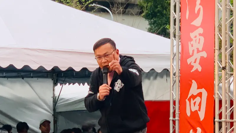 ▲民進黨立委王義川今(4)日遭揭因劈腿離婚,現在陪跑活動的都是女友。(圖/資料照片)