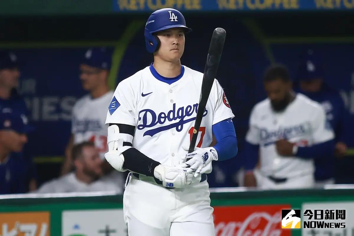 ▲洛杉磯道奇隊的大谷翔平於第3局轟出震撼全場的兩分砲，震驚全場。而這一顆球下落也已經曝光，被一位幸運的女球迷給撿到。（圖／記者葉政勳攝）