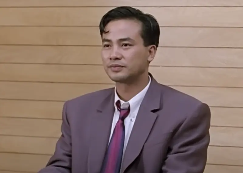 ▲任達華曾經是香港三級片頗具代表性男星之一，招牌角色就是舞男，但現在成功轉型成銀幕警官化身，近年來更成為象徵昔日香港的長輩角色代表。其他三級片男星包括李中寧轉行當大樓保安，劉的之更被造謠染愛滋病身亡多年。（圖／摘自YouTube）