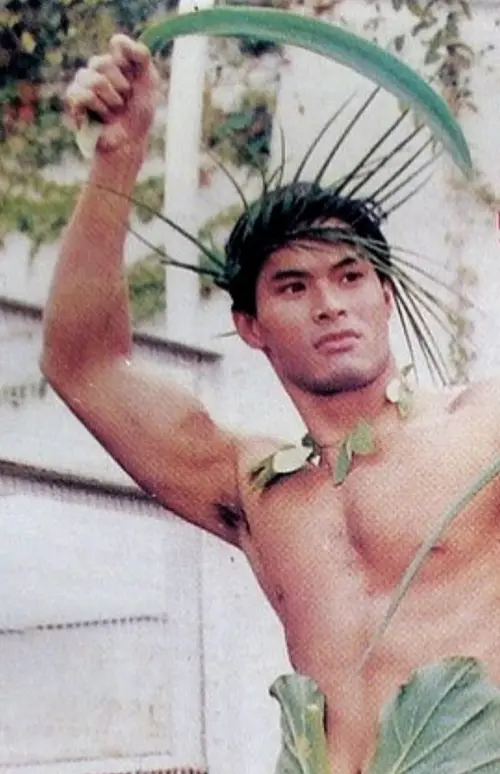 ▲劉的之外型出色、體格健碩，曾被傳是演藝圈內「金鴨」，染愛滋病身亡多年，卻始終沒有公開出面闢謠。（圖／摘自HKMDB）