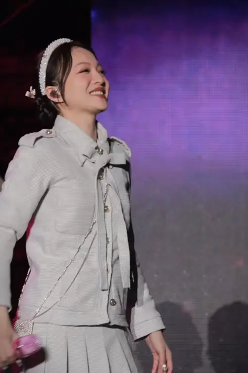 ▲大S骨灰下葬金寶山！范瑋琪獻這首歌「唱到淚崩」同場還有張韶涵（圖／翻攝自微博）