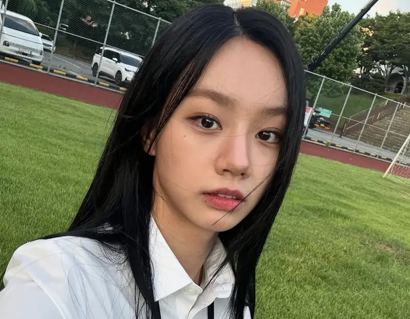 ▲韓國女星惠利近日因《善意的競爭》人氣更上一層樓，近日她透露為該劇已經戒掉精緻碳水1年，令主持人相當驚訝。此外，昨日她帶著親妹妹現身Jennie演唱會，照片曝光後被粉絲稱讚：「兩人神韻好像。」（圖／惠利 IG）