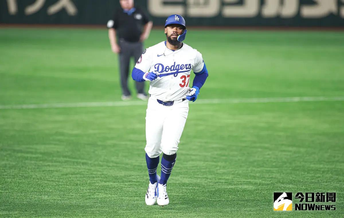 ▲第6局Teoscar Hernández轟出致勝3分砲。（圖／記者葉政勳攝）