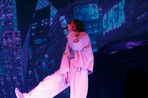 米津玄師小巨蛋被告白「害羞了」！送上20金曲　苦等6年歌迷聽哭
