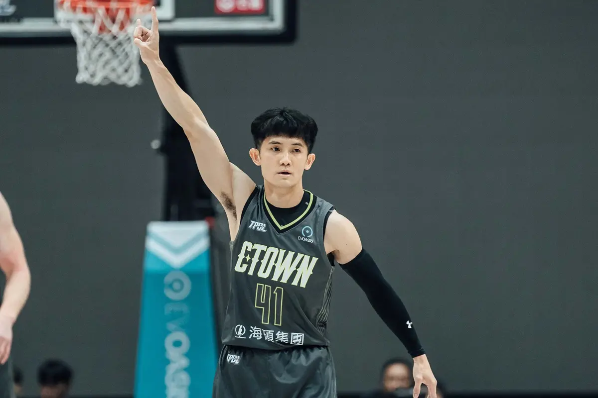 ▲本場攻下25分的蔣淯安操刀進攻，高柏鎧補進關鍵2分，幫助夢想家以95：97守下勝利。（圖／夢想家提供）