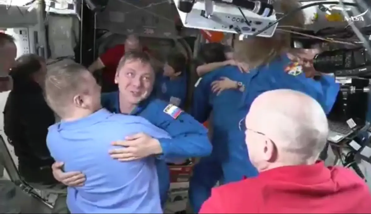 ▲美國NASA兩名滯留九個月的太空人，在15日等到乘龍號太空船的太空人交接，將在19日返回地球。（圖／擷取自NASA X）