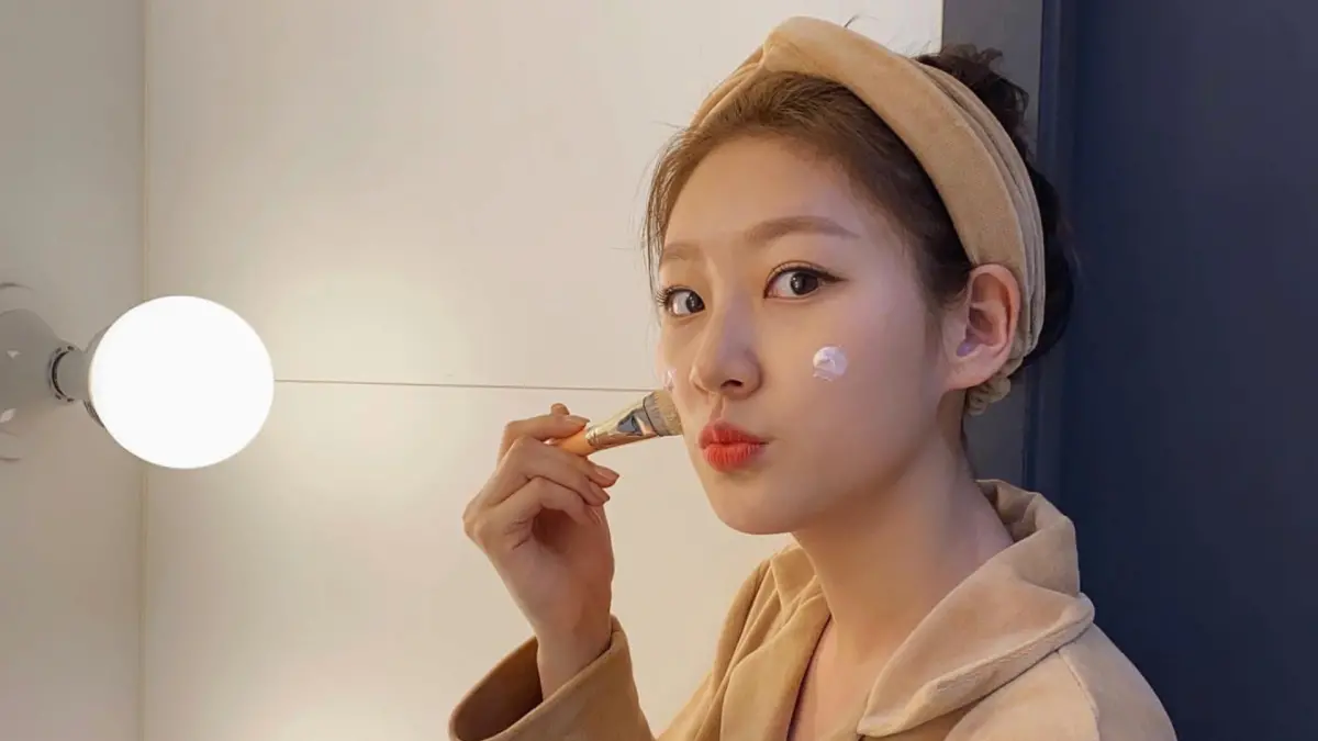 ▲金賽綸（如圖）老公曬兩人結婚證明書，聲明文直言金賽綸在美國期間都一直有服用避孕藥，否認墮胎的傳聞。（圖／金賽綸IG）