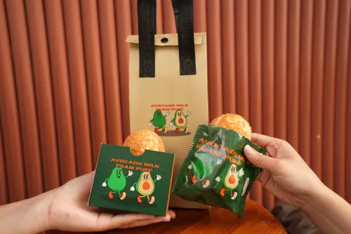 ▲大茗本位製茶堂，近期在全台門市與Uber Eats同步發售酪梨奶蓋泡芙。（圖／業者提供）