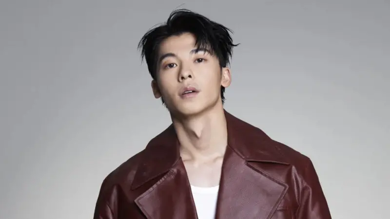 ▲台灣當紅男星許光漢近期因藝人閃兵案遭波及，被酸33歲入伍太晚，不過粉絲卻紛紛力挺，直言許光漢沒有規避兵役非常負責，而他確切入伍時間也曝光。（圖／甲上娛樂提供）