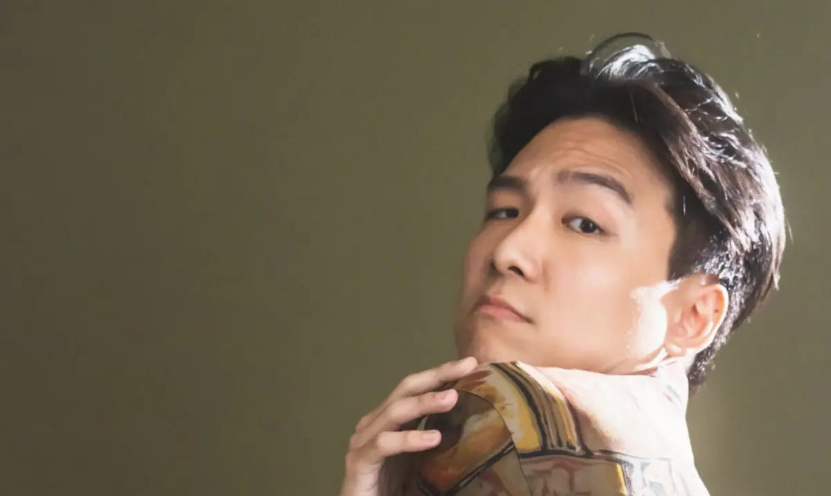 ▲戲劇演員權樂（如圖）日前無預警缺席專場演出，近期被經紀公司證實他在家中身亡，而主辦單位也曝光死亡過程，原先無人應門，拿備用鑰匙打開豈料卻看見冰冷遺體，讓粉絲相當不捨，而主辦也公開了告別式資訊。（圖／IG jackydlee110022）