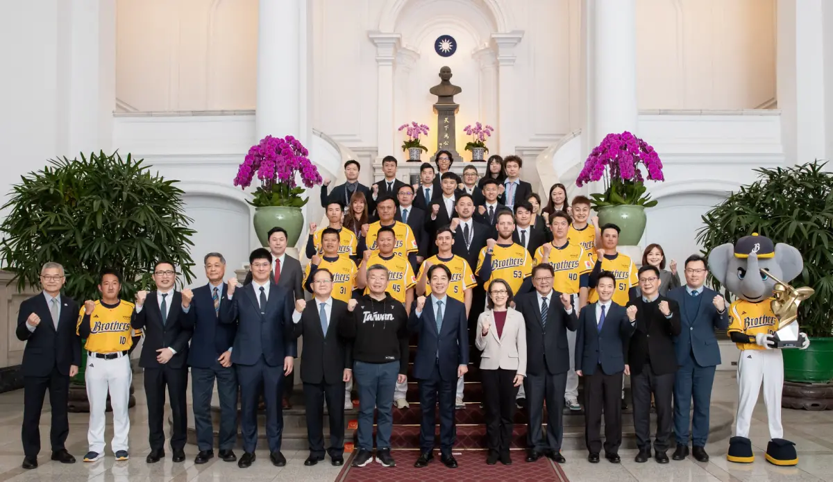 ▲賴清德在總統府接待黃衫軍。（圖／總統府提供）