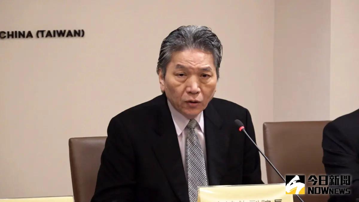 ▲監察院副院長李鴻鈞表示，有立委抱怨申請選舉政治獻金變麻煩，他則回應「你們造成的，不是我們要的」。（圖／記者嚴俊強攝，2025.03.18）