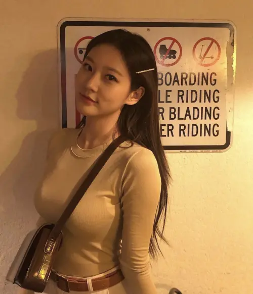 金賽綸(如圖)從15歲開始和金秀賢交往,兩人交往6年後分手。(圖/金賽綸IG) ▲金賽綸(如圖)從15歲開始和金秀賢交往,兩人交往6年後分手。(圖/金賽綸IG)