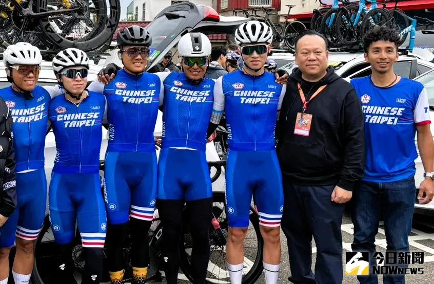 ▲承業生醫投資控股副董事長李典頴(右二)連兩年擔任中華隊領隊。（圖／記者廖聿偉攝）