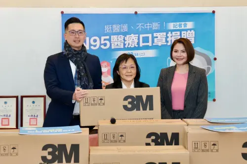 挺醫護、不中斷!女醫立委陳菁徽號召N95醫療口罩捐贈