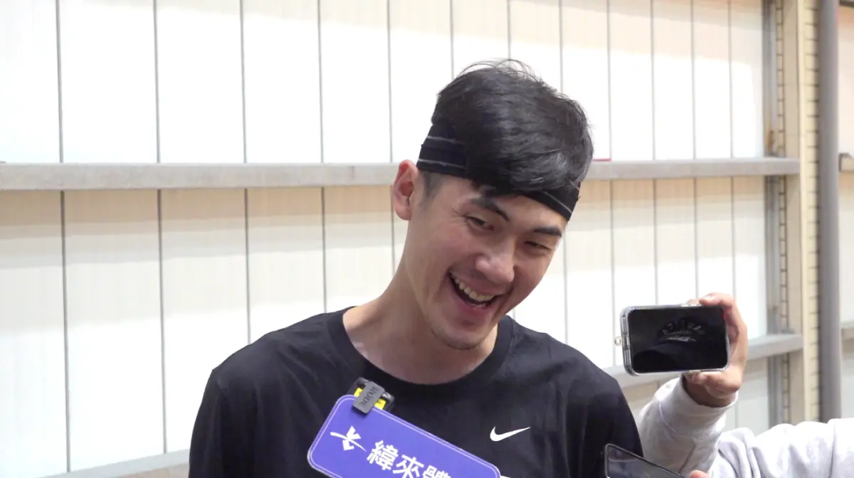 ▲劉錚在CBA比賽中左腳踝扭傷，他今（18）日受訪時表示有做一些消炎的處理了，至於後續情況還要等晚上和教練討論，才能確定明天可不可以上場比賽。（圖／中華籃協提供）