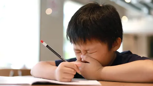 特企/過敏影響孩子的學習?!專家教你「這招」擺脫過敏分心日常