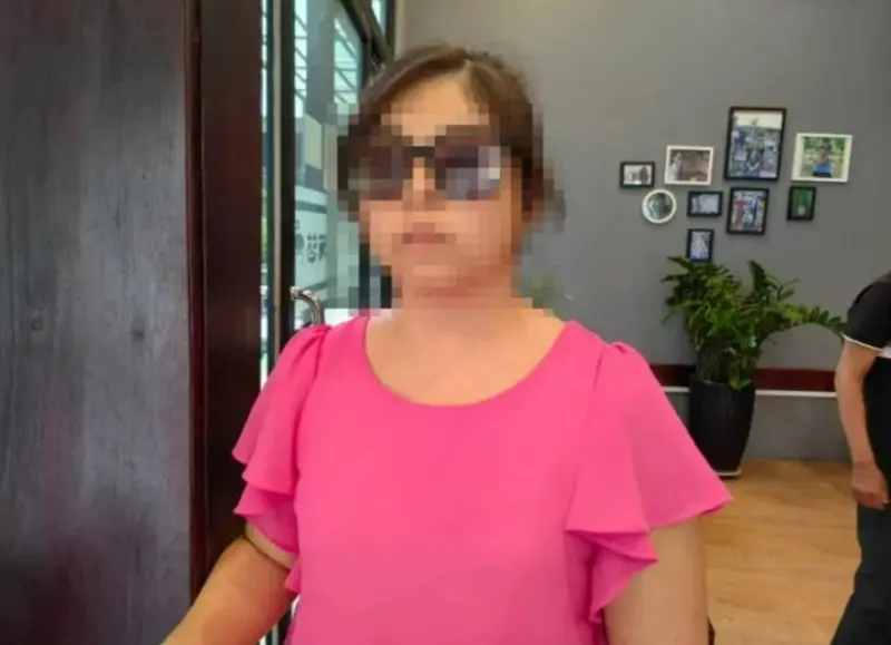 ▲台女因患糖尿病失明，遭騙去柬埔寨後，又因為眼睛疾病而被詐騙園區的人員丟包在街頭。（圖／翻攝畫面）