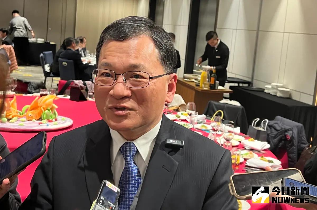 ▲土地銀行董事長何英明表示，建商分戶房貸加上其他行庫新青安移轉，土銀今年待撥房貸1600億元。（圖／記者顏真真攝）