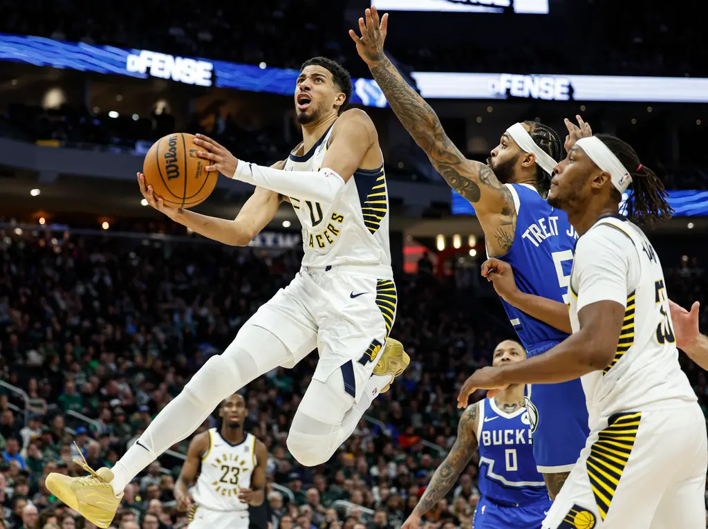 ▲前NBA球星Tim Hardaway，近期在Podacst節目上表示如果自己在現代打球一定會揍印地安納溜馬球星Tyrese Haliburton一頓，而Haliburton除了用場上表現回擊Hardaway外，也意外牽扯出陳年恩怨。（圖／美聯社／達志影像）