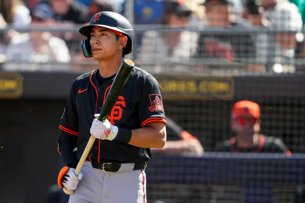 ▲效力MLB舊金山巨人的「風之孫」李政厚，近期傳出背部不適，將接受核磁共振（MRI）檢查，恐將錯過新賽季開幕戰，巨人總教練Bob Melvin也坦言情況比預期的還要糟糕。（圖／美聯社／達志影像）