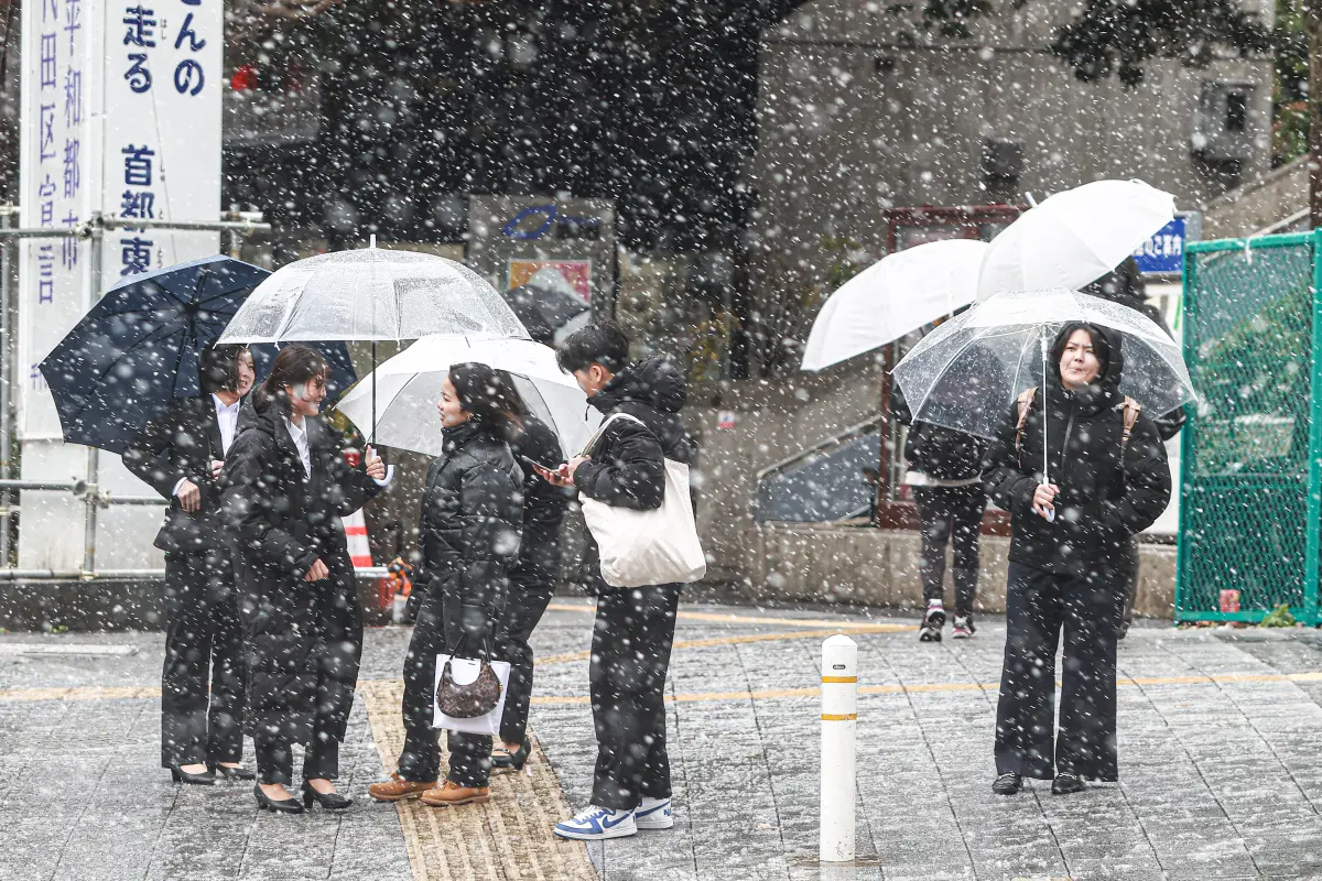 ▲台灣本周受到強烈大陸冷氣團影響，各地氣溫驟降，而更高緯度的日本更是低溫不斷，甚至發布「大雪警報」。（圖／記者葉政勳攝）