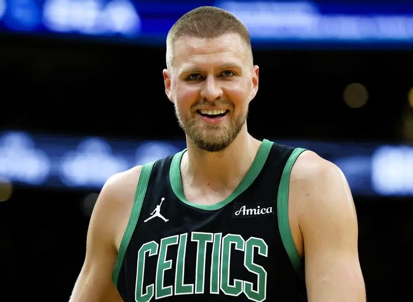 ▲波士頓塞爾提克以104：96擊敗布魯克林籃網，Kristaps Porzingis繳出25分13籃板。（圖／美聯社／達志影像）