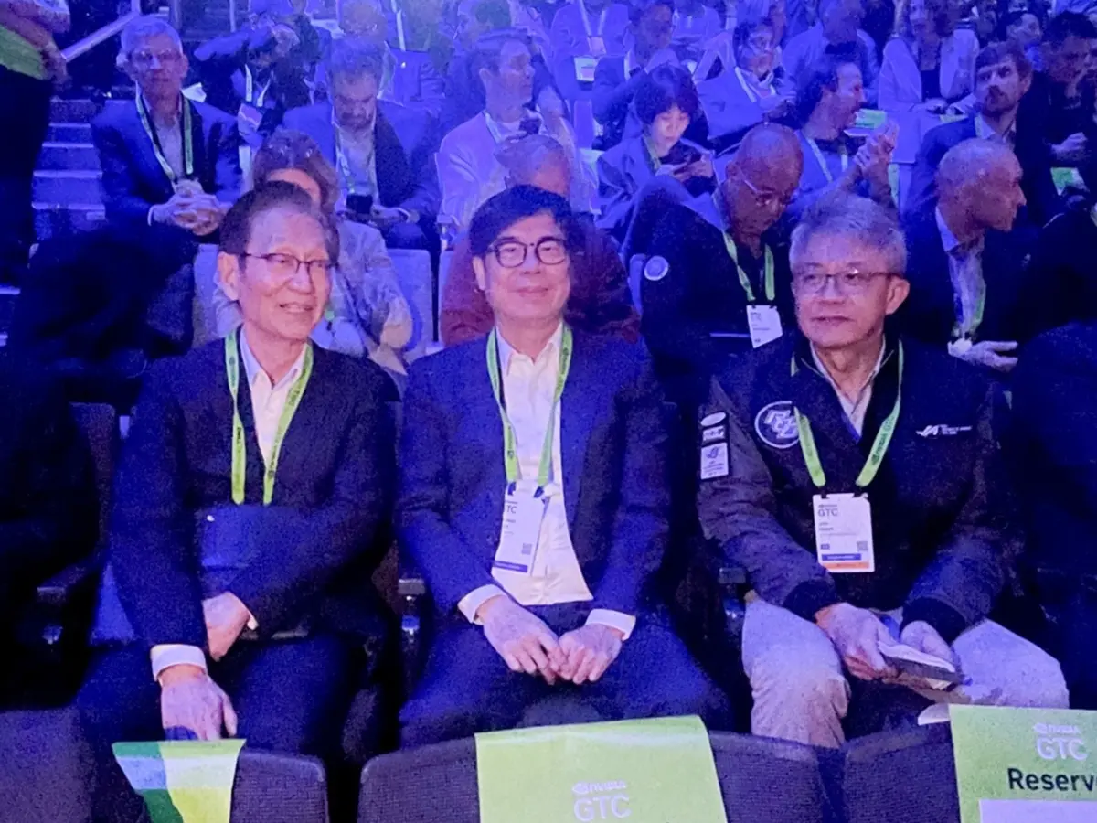 ▲高雄市長陳其邁參加NVIDIA GTC大會，與華碩董事長施崇棠同坐VIP區。（圖／高市府提供）