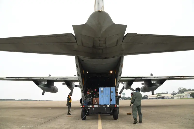 ▲立即備戰操演,空軍第三聯隊C-130型運輸機裝載。(圖/國防部提供)