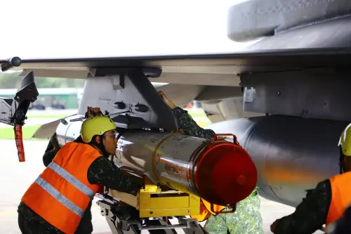 圖輯／「小漢光」立即備戰操演常態化　F-16戰機掛實彈秀肌肉

