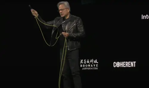 2025輝達GTC／波若威在黃仁勳背板上！列矽光子供應鏈確立合作
