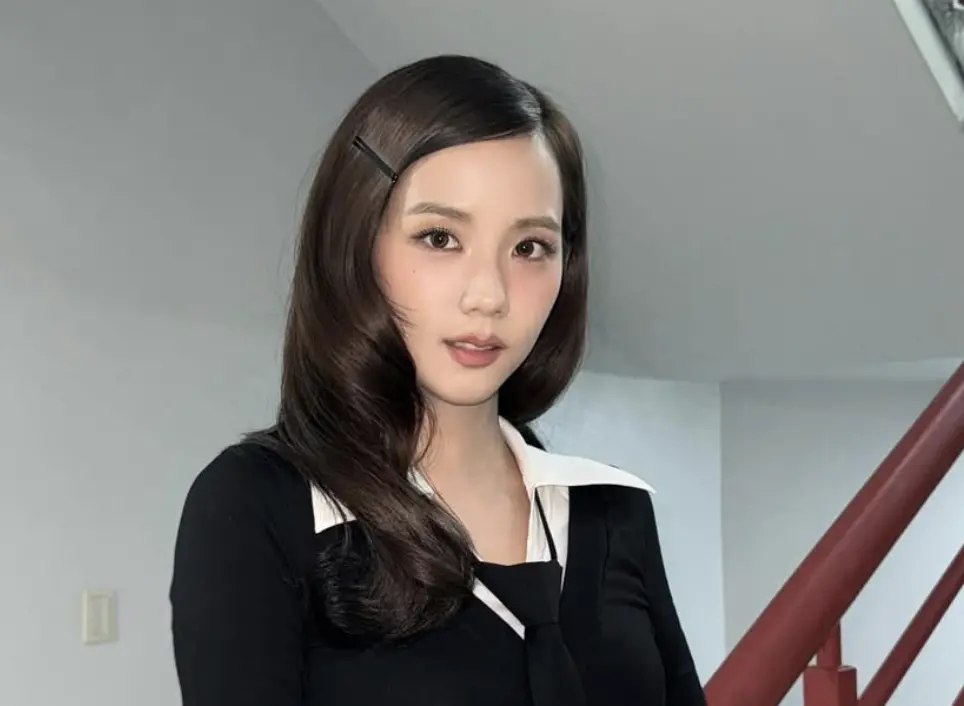 ▲JISOO將在23日於桃園開唱，近日主辦方公布快閃店會辦在台北101，於是讓很多粉絲敲碗，希望JISOO也能到場參與。（圖／JISOO IG）