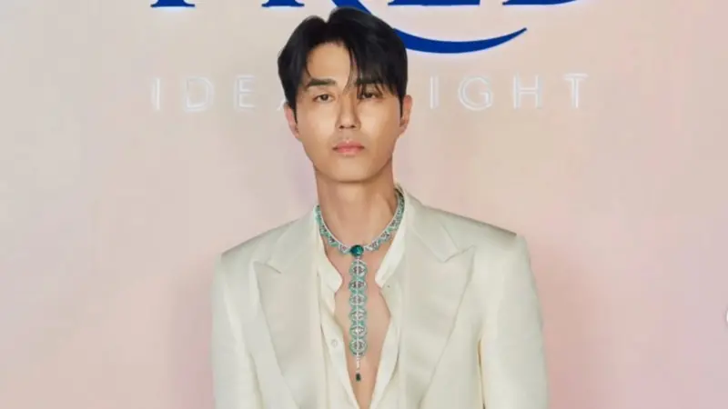 ▲YG娛樂關閉宣布演員部門，身為YG代表演員之一的車勝元（如圖），今（19）日特別在公司門口送上了咖啡車，謝謝公司10年以來的陪伴。（圖／車勝元IG）