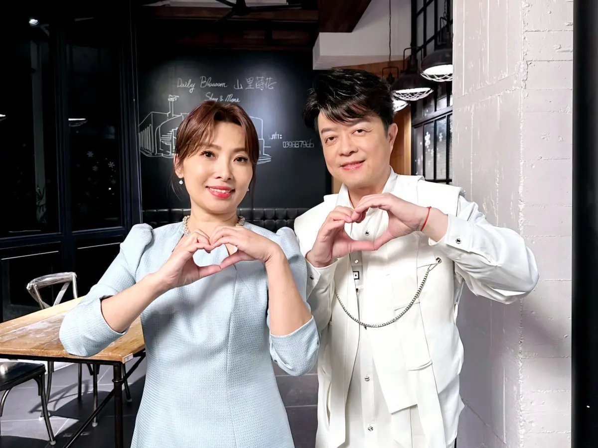 ▲翁立友（右）和女星唐儷認識20年了，但從來沒有合唱過，這次終於完成唐儷的願望，翁立友笑說：「不然要等到下輩子？」（圖／豪記唱片提供）