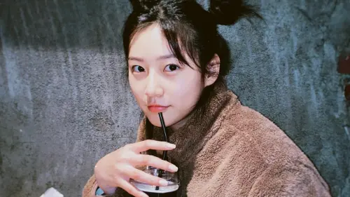 已故女星金賽綸(如圖)被爆料生前就已婚,對象是在美國工作的普通男性,結婚的原因是因為不小心懷孕,但婚後墮胎拿掉了。(圖/金賽綸IG) ▲已故女星金賽綸(如圖)被爆料生前就已婚,對象是在美國工作的普通男性,結婚的原因是因為不小心懷孕,但婚後墮胎拿掉了。(圖/金賽綸IG)