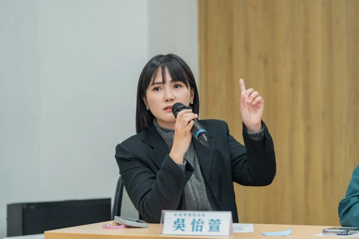 ▲民眾黨發言人吳怡萱質疑，監院在柯文哲出庭前夕公布政治獻金沒入訊息，是在幫北檢添柴火。（圖／民眾黨提供，2025.03.19）