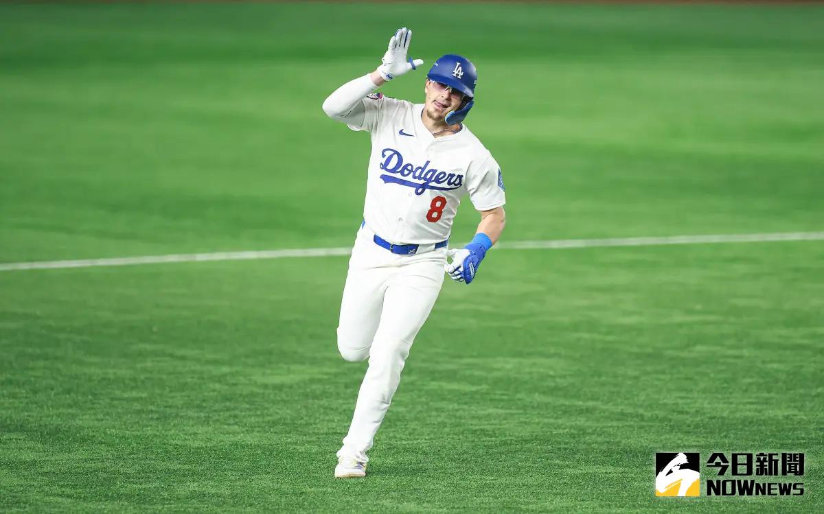 ▲效力洛杉磯道奇（Los Angeles Dodgers）的赫南德茲（Kiké Hernández）今（24）日迎來34歲生日。無論是球場上的守備、關鍵一擊，或作為隊伍靈魂，都常常帶給球迷歡樂與驚喜。Kiké自小就展現出對棒球的熱愛與才華，參加許多青少年國際賽事。（圖／記者葉政勳攝 , 2025.03.19）