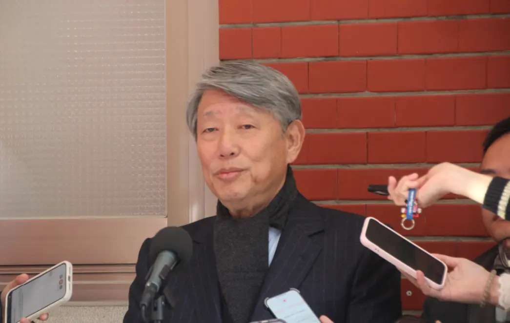 ▲經濟部長郭智輝面對台電員工抗議，回應「看不下去可以離開」，引發爭議。（圖／記者鍾泓良攝影）